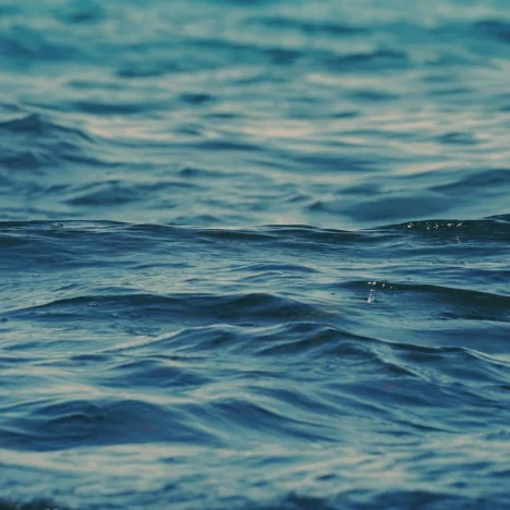 Aktywny wypoczynek z rodzicami: pomysły na weekend pełen ruchu dla każdego wieku